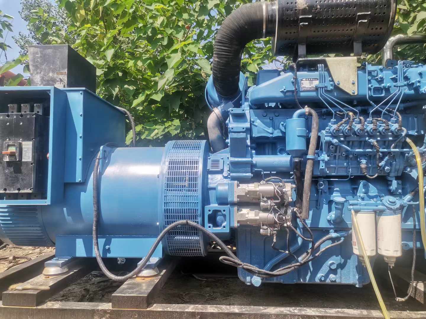 大新详细说明降低 800kW 柴油发电机输出电流波动的方法