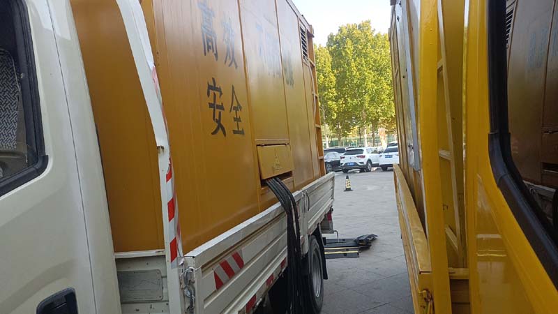 大新如何判断柴油发电机组和UPS电源的切换时间是否符合要求？