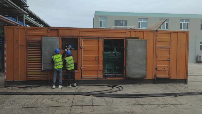 大新如何检查柴油发电机组的机油油位？